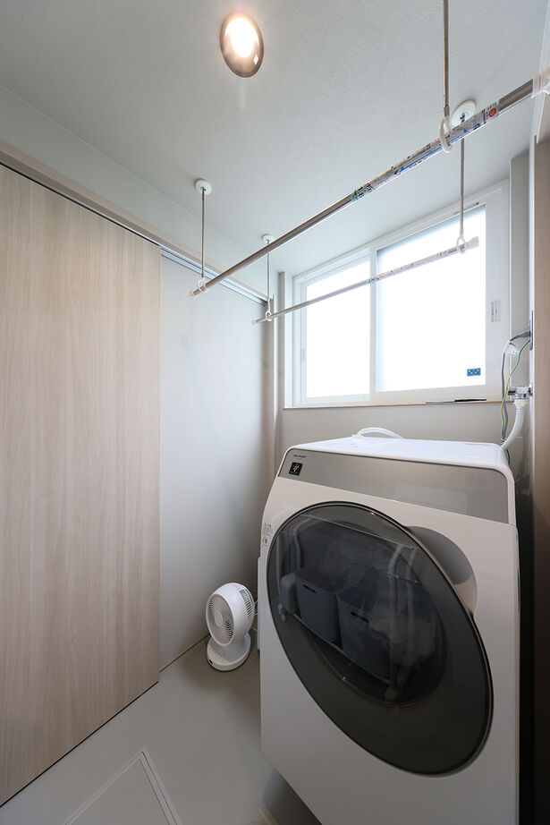 さくら 【富山県/4LDK/土間スペース/ポポラート型キッチン/43坪】遊び心満載のまるでバーのような住まいの建築実例画像7