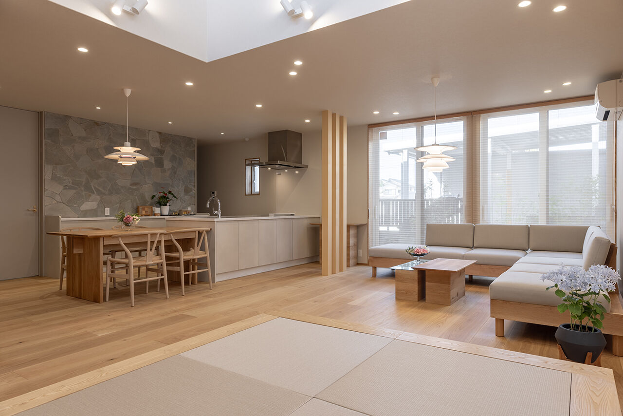 さくら 【石川県/木の温もり/65坪】和と北欧が織りなす、金沢の「伝統と現代」の建築実例画像2