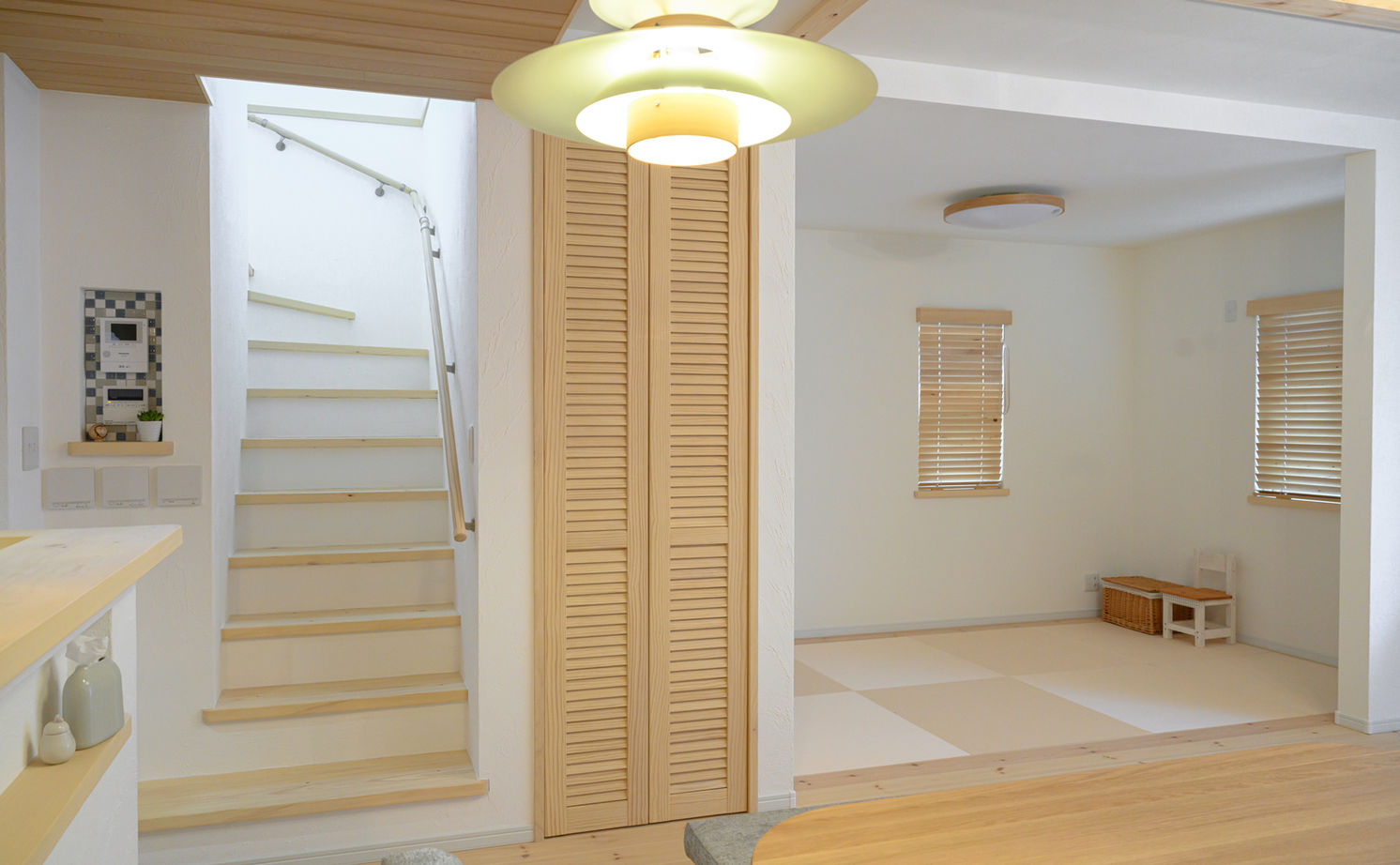 i leaf labo （アイリーフラボ） 【京都府向日市/2000万円台/北欧風/狭小/車2台/4LDK/間取り】収納充実！家事ラク＆お家カフェのような空間の建築実例画像14