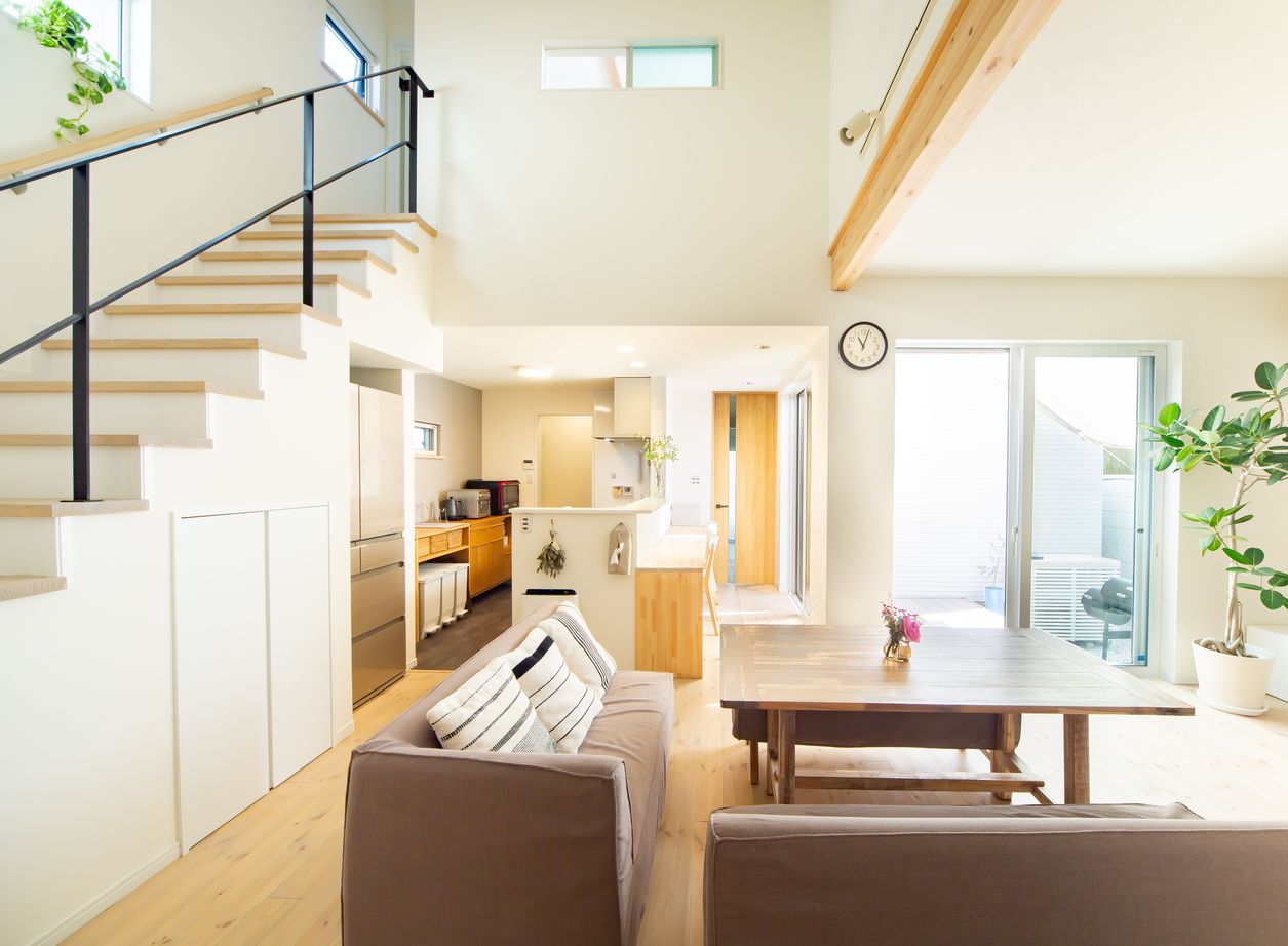 i leaf labo （アイリーフラボ） 【平屋風/28坪台/3LDK/狭小/車2台】おしゃれな平屋風間取り丨ウッドデッキを囲むコの字の家の建築実例画像5