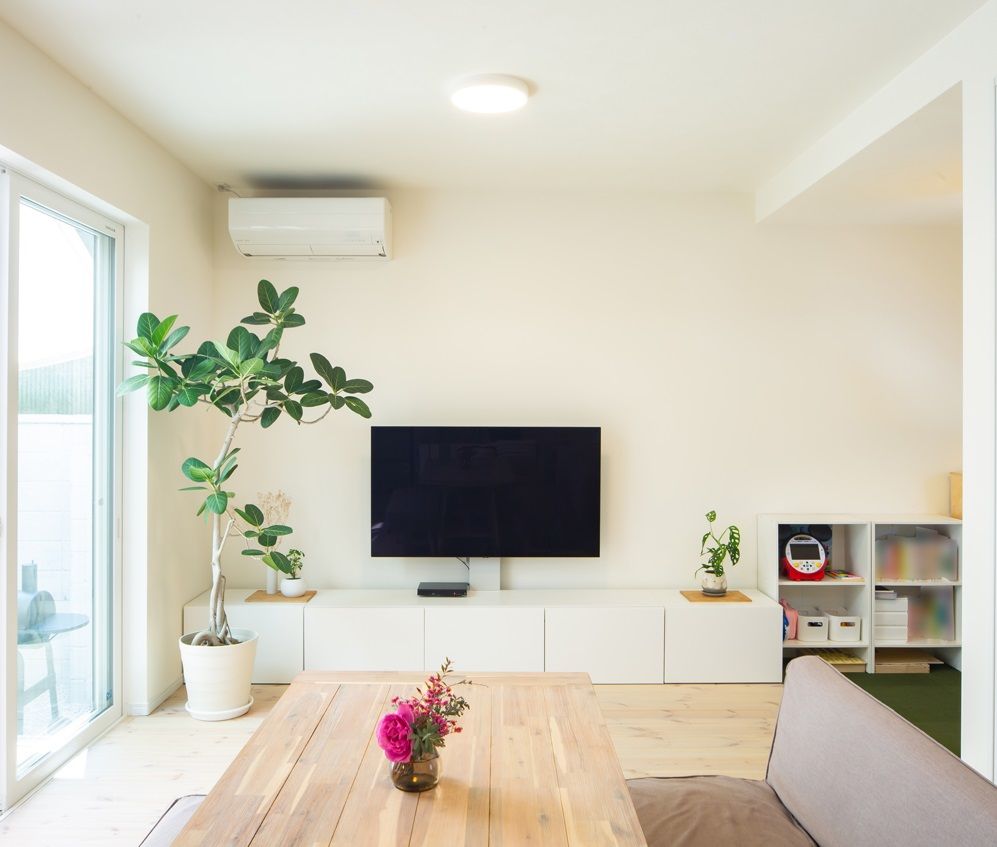 i leaf labo （アイリーフラボ） 【平屋風/28坪台/3LDK/狭小/車2台】おしゃれな平屋風間取り丨ウッドデッキを囲むコの字の家の建築実例画像8