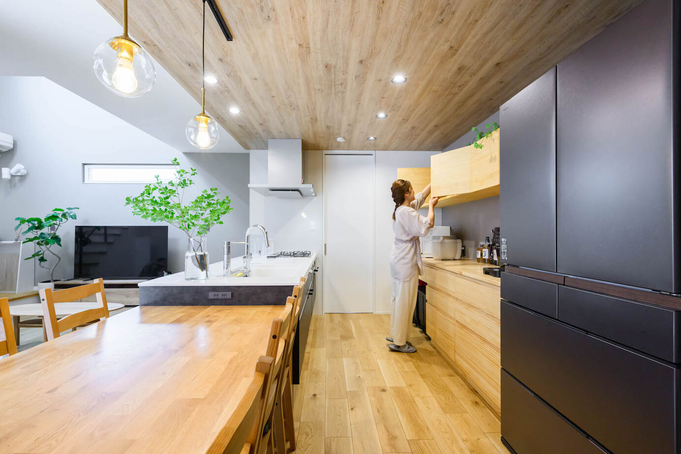 i leaf labo （アイリーフラボ） 【家事ラク動線/2000万円台/吹き抜け/2階建て/間取り】採光＆動線にこだわったテラスを囲むコの字型の家の建築実例画像3