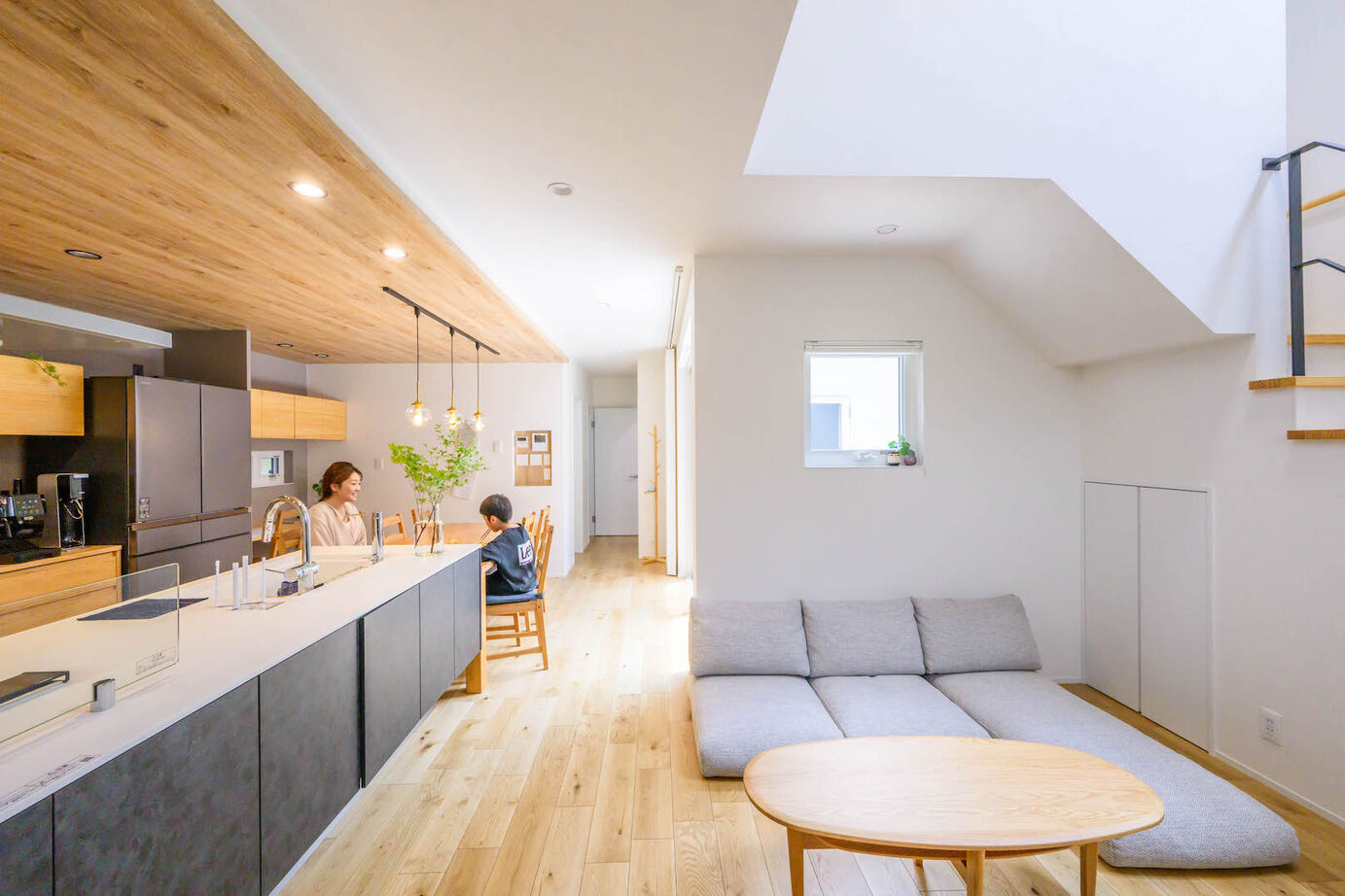 i leaf labo （アイリーフラボ） 【家事ラク動線/2000万円台/吹き抜け/2階建て/間取り】採光＆動線にこだわったテラスを囲むコの字型の家の建築実例画像5