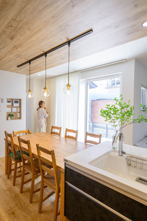 i leaf labo （アイリーフラボ） 【家事ラク動線/2000万円台/吹き抜け/2階建て/間取り】採光＆動線にこだわったテラスを囲むコの字型の家の建築実例画像8