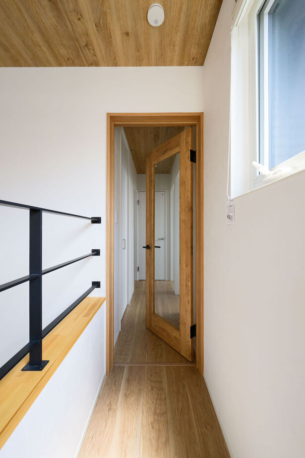 i leaf labo （アイリーフラボ） 【家事ラク動線/2000万円台/吹き抜け/2階建て/間取り】採光＆動線にこだわったテラスを囲むコの字型の家の建築実例画像15