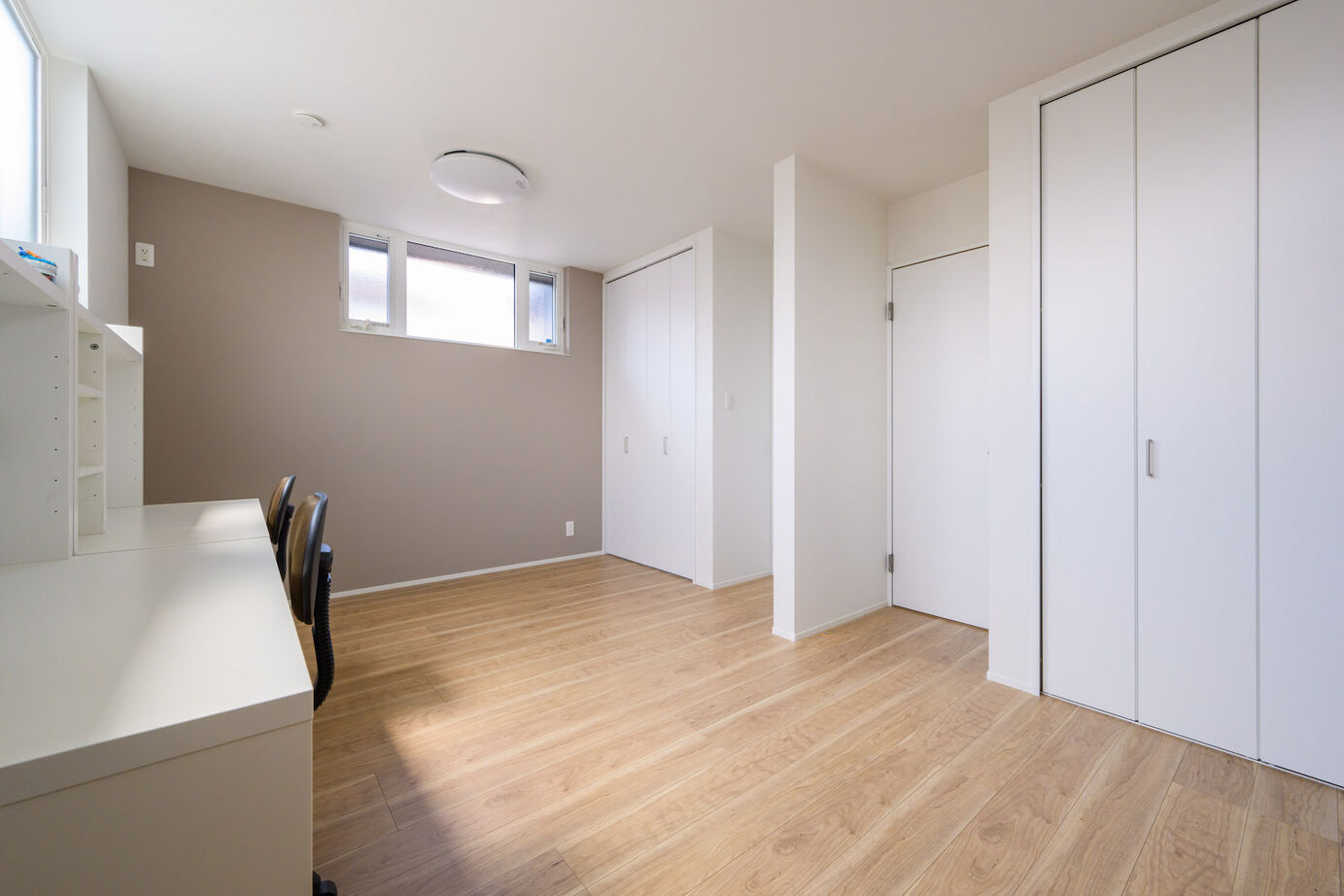 i leaf labo （アイリーフラボ） 【家事ラク動線/2000万円台/吹き抜け/2階建て/間取り】採光＆動線にこだわったテラスを囲むコの字型の家の建築実例画像17