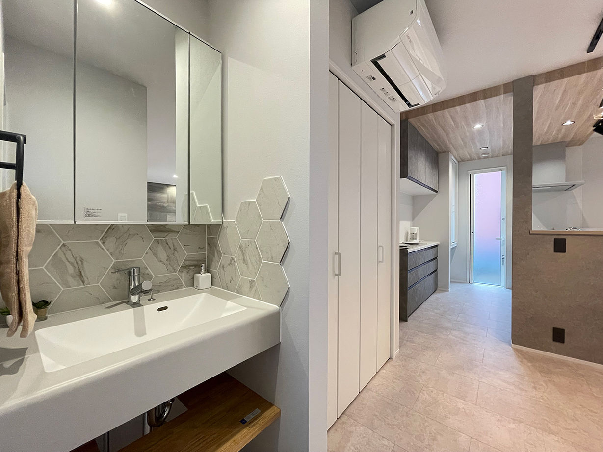 ハウスワン 【多気郡×20代】新婚カップルが建てたBBQが楽しめるタイルデッキのある家は、１階に寝室を設けた永住設計の建築実例画像7