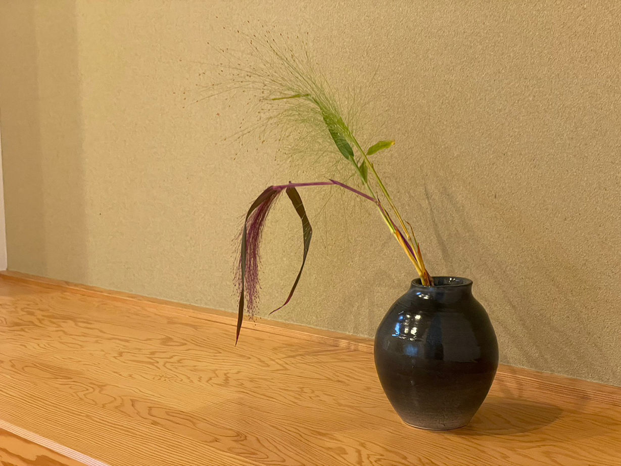 ハウスワン 【吹き抜け×アイアン階段×アイランドキッチン】グレイッシュなLDK＆迎賓の和室を自由設計で実現した家の建築実例画像7