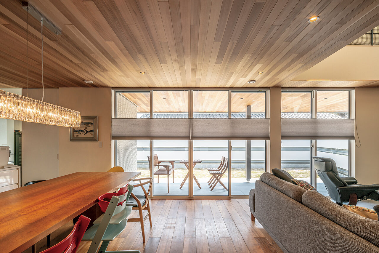 アート建工 【4000万円台｜吹き抜けリビング】耐震性を高めた快適設計。多雨多雪な環境を楽しむプレミアムな住まいの建築実例画像