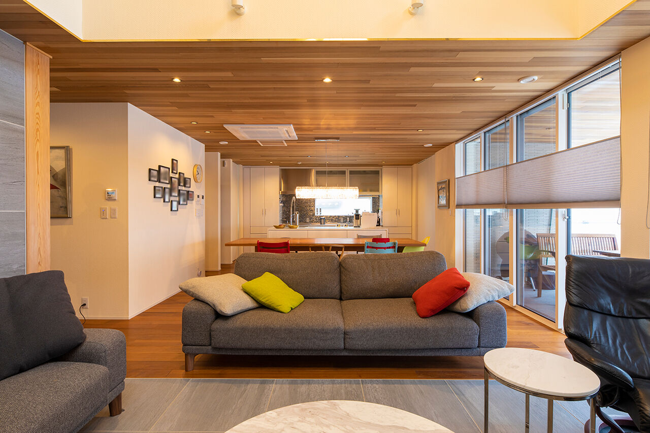 アート建工 【4000万円台｜吹き抜けリビング】耐震性を高めた快適設計。多雨多雪な環境を楽しむプレミアムな住まいの建築実例画像2