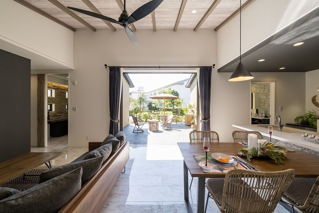 Kayu style ハウス 【本体価格2588万円/30.8坪/平屋】リゾート地のヴィラをイメージした平屋の住まいの建築実例画像3