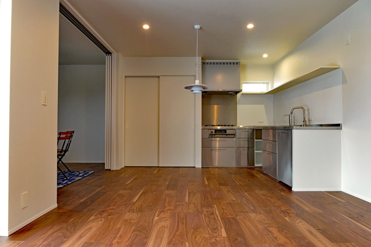 家とも 【白い家/スクエア窓/IKEAキッチン＆洗面化粧台】色や質感、素材感など細部までこだわりを反映の建築実例画像2