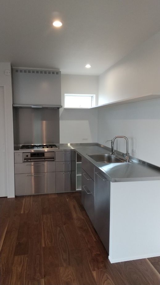 家とも 【白い家/スクエア窓/IKEAキッチン＆洗面化粧台】色や質感、素材感など細部までこだわりを反映の建築実例画像3