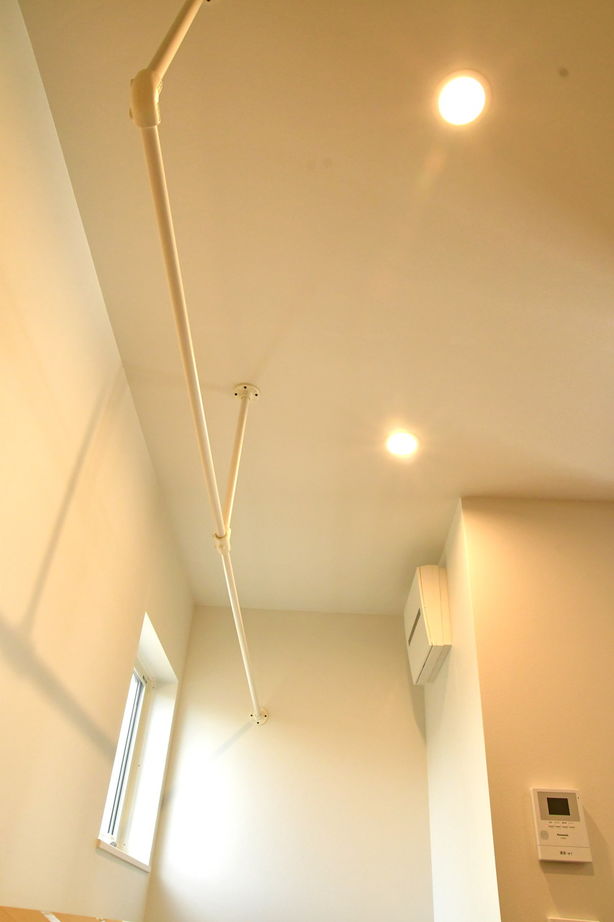 家とも 【白い家/スクエア窓/IKEAキッチン＆洗面化粧台】色や質感、素材感など細部までこだわりを反映の建築実例画像8