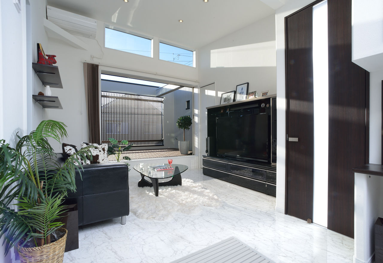 ジャストホーム（越谷・草加） 【2000万円台/30坪台/間取り/埼玉/越谷】２階LDKでプライバシーにも配慮 重厚感溢れるラグジュアリーな空間の建築実例画像2