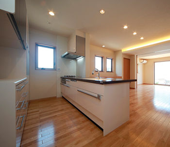 渡邊工務店 和洋折衷のバランスが絶妙！訪れた人も驚く「旅館」のような外観。庭を眺めて癒される「縁側」のある暮らしの建築実例画像6