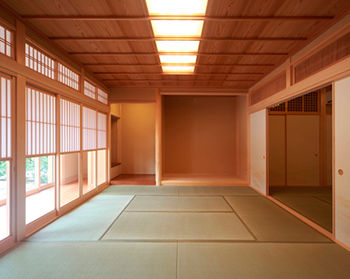 渡邊工務店 和洋折衷のバランスが絶妙！訪れた人も驚く「旅館」のような外観。庭を眺めて癒される「縁側」のある暮らしの建築実例画像8