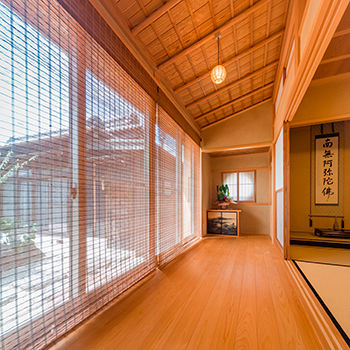 渡邊工務店 【平屋/間取り図】広々LDKから庭の彩りを楽しむ豊かな毎日です。伝統美と先進の性能を両立した数寄屋風平屋の建築実例画像7