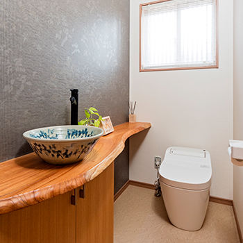 渡邊工務店 【平屋/間取り図】広々LDKから庭の彩りを楽しむ豊かな毎日です。伝統美と先進の性能を両立した数寄屋風平屋の建築実例画像8