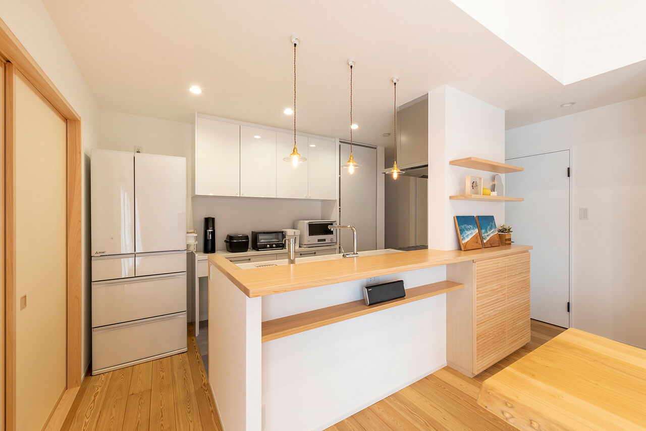 渡邊工務店 【愛知/平屋/シンプル/30坪台】開放的なデッキテラスで外とのつながりをデザイン。桧のいい香りが漂う平屋の建築実例画像3