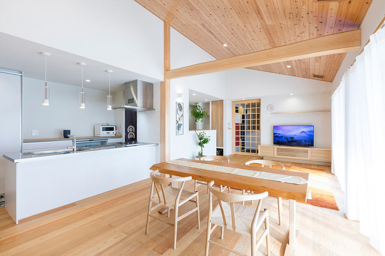 渡邊工務店 【愛知/平屋/全館空調/40坪台】美しい庭園と大らかな家屋が融合。現代アートを取り入れた和洋折衷の平屋の建築実例画像5