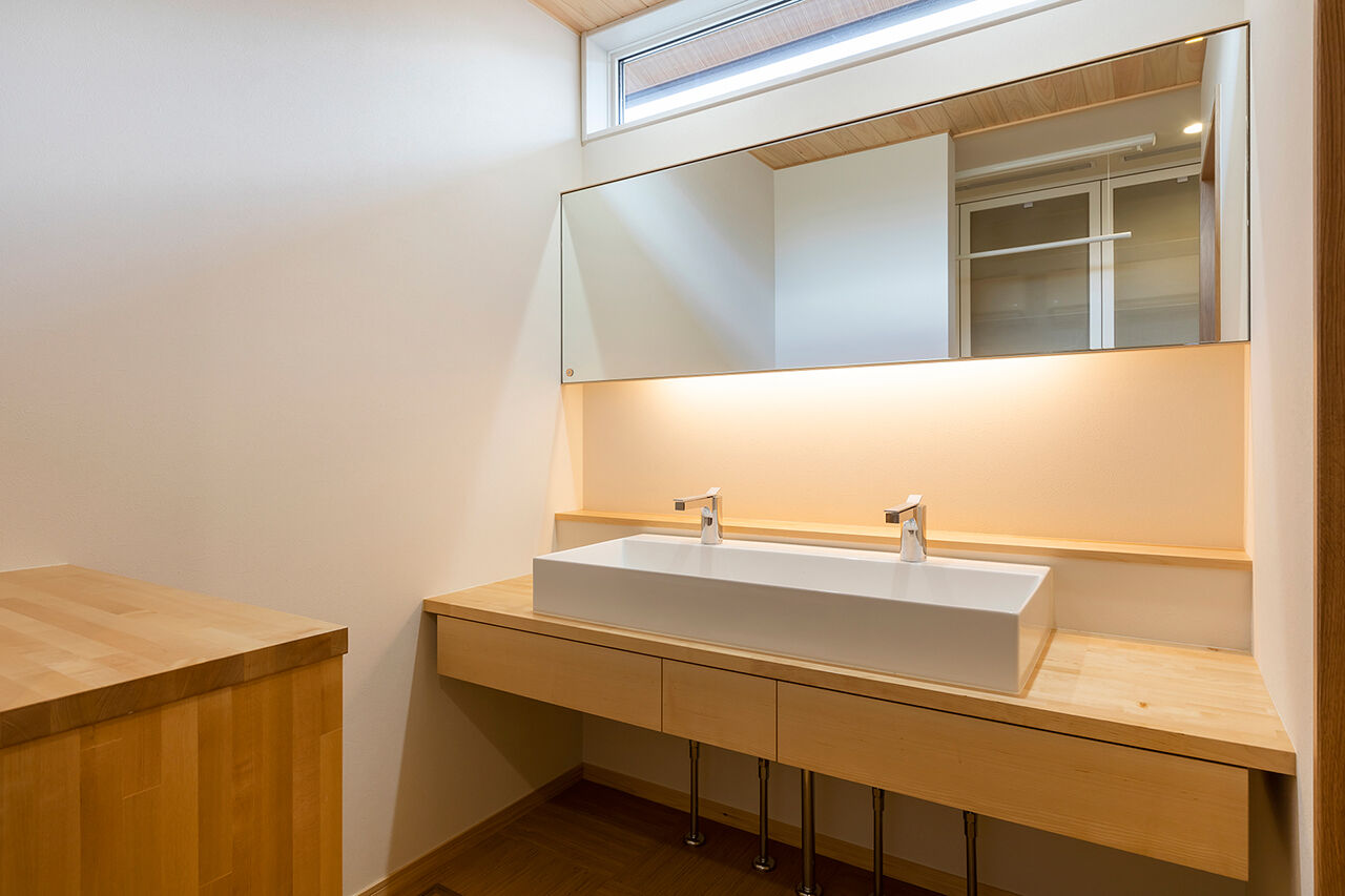 渡邊工務店 【愛知/平屋/全館空調/40坪台】美しい庭園と大らかな家屋が融合。現代アートを取り入れた和洋折衷の平屋の建築実例画像10