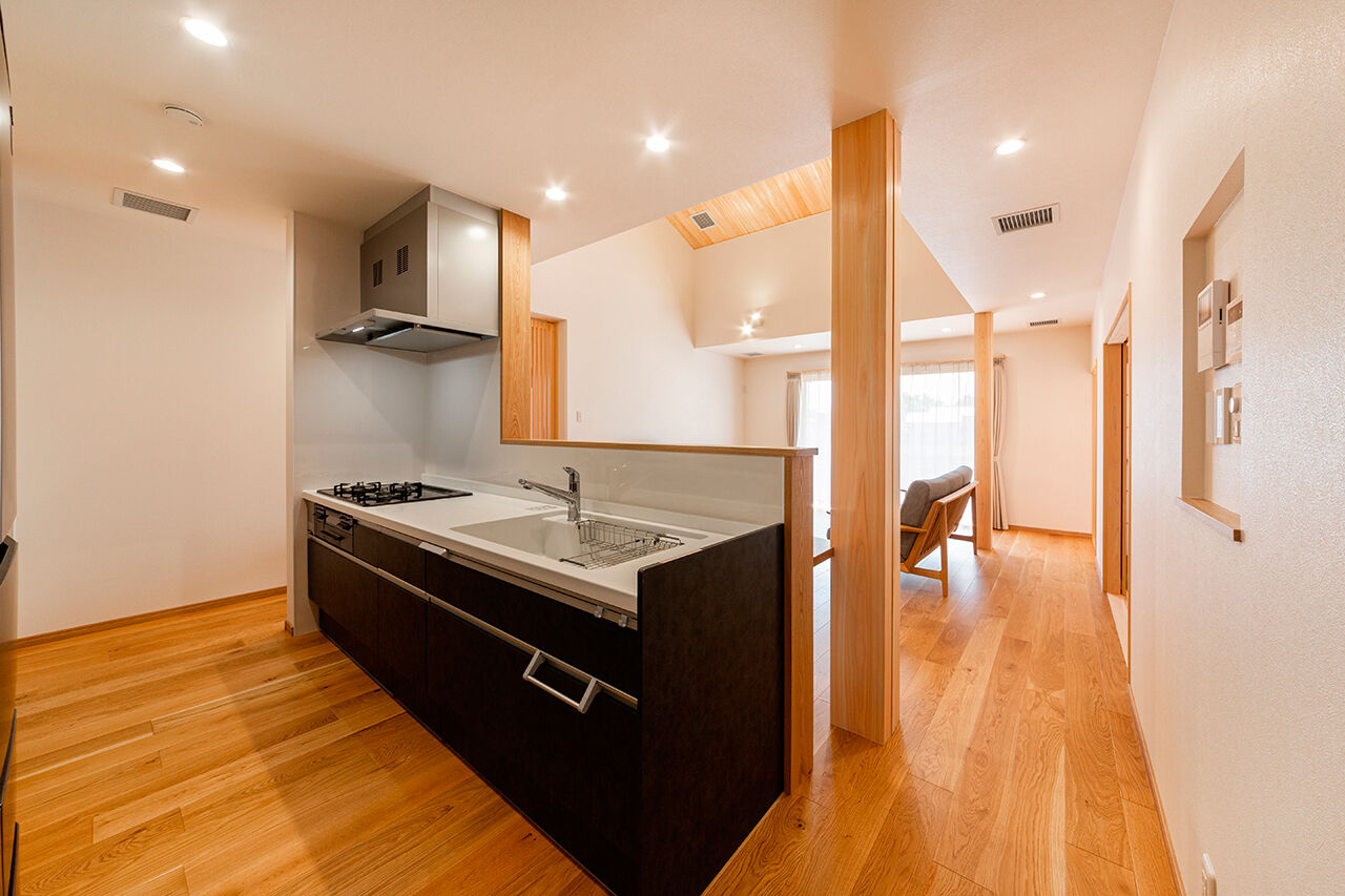 渡邊工務店 【愛知/平屋/ロフト/40坪台】全館空調「マッハシステム」採用。驚くほどの開放感に包まれる勾配天井の平屋の建築実例画像9