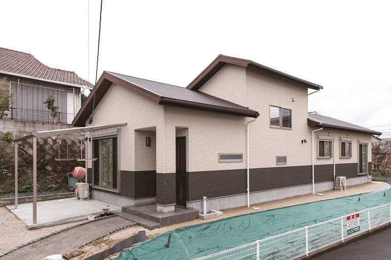 昭和住宅 【2706万円/間取図有】平屋×土間×中2階＆キッズフロア　生活動線のよい自然素材の家の建築実例画像2