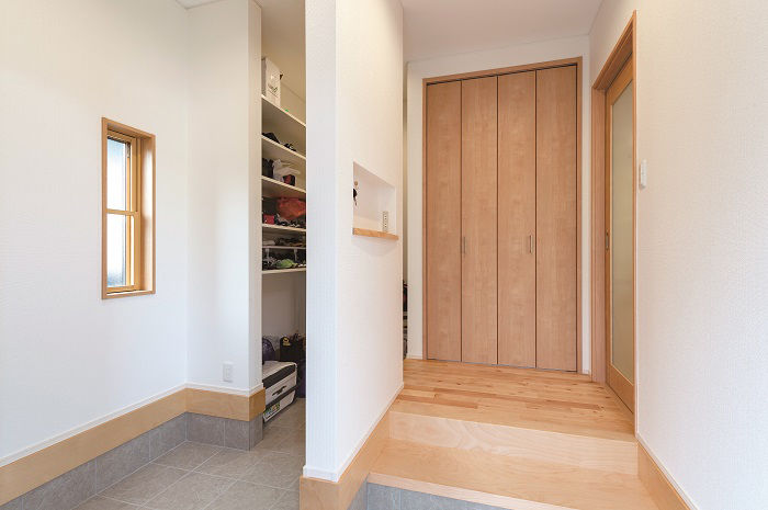 昭和住宅 【北九州市/2390万円/間取図有】木組みのリビングに光が降り注ぐ　子育ても将来も安心な「平屋の家」の建築実例画像5