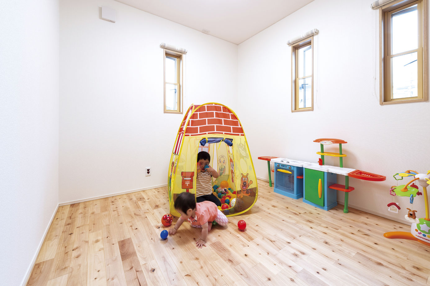 昭和住宅 【北九州市/2390万円/間取図有】木組みのリビングに光が降り注ぐ　子育ても将来も安心な「平屋の家」の建築実例画像8