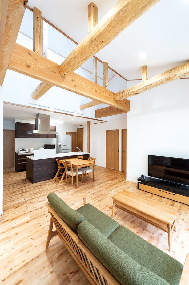 昭和住宅 【北九州市/2390万円/間取図有】木組みのリビングに光が降り注ぐ　子育ても将来も安心な「平屋の家」の建築実例画像11