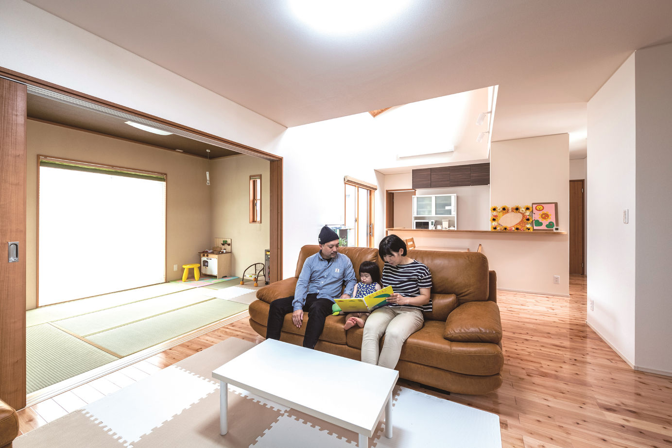 昭和住宅 【北九州市小倉北区/2762万円/間取図有】ウッドデッキを囲むH型プラン　センターコートで明るい平屋の建築実例画像5