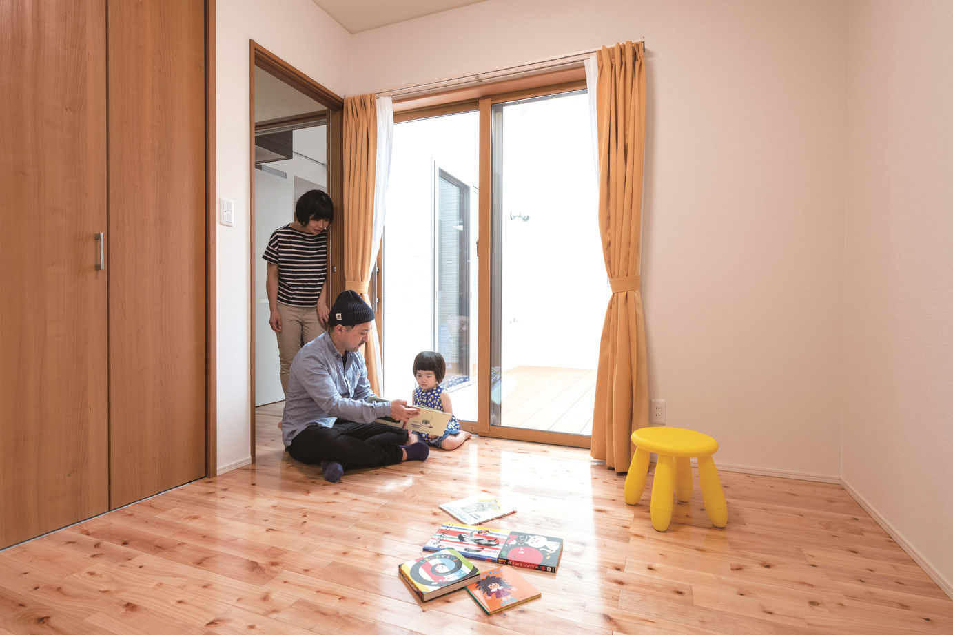 昭和住宅 【北九州市小倉北区/2762万円/間取図有】ウッドデッキを囲むH型プラン　センターコートで明るい平屋の建築実例画像8