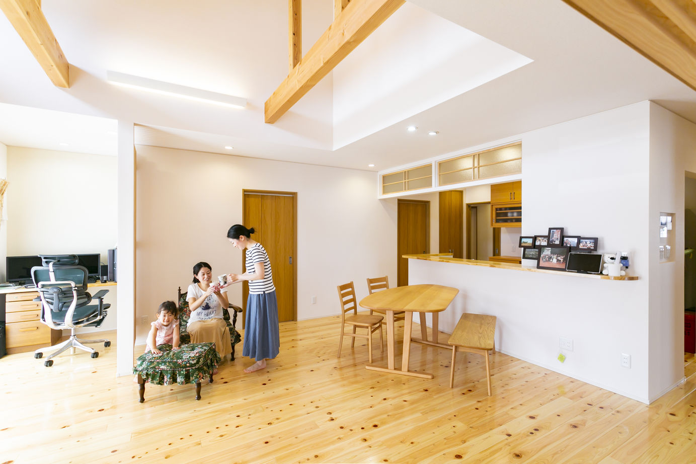 昭和住宅 【北九州市小倉南区/3253万円/間取図有】贅を尽くした木の住まい　随所に光る職人技に感動する平屋の建築実例画像4