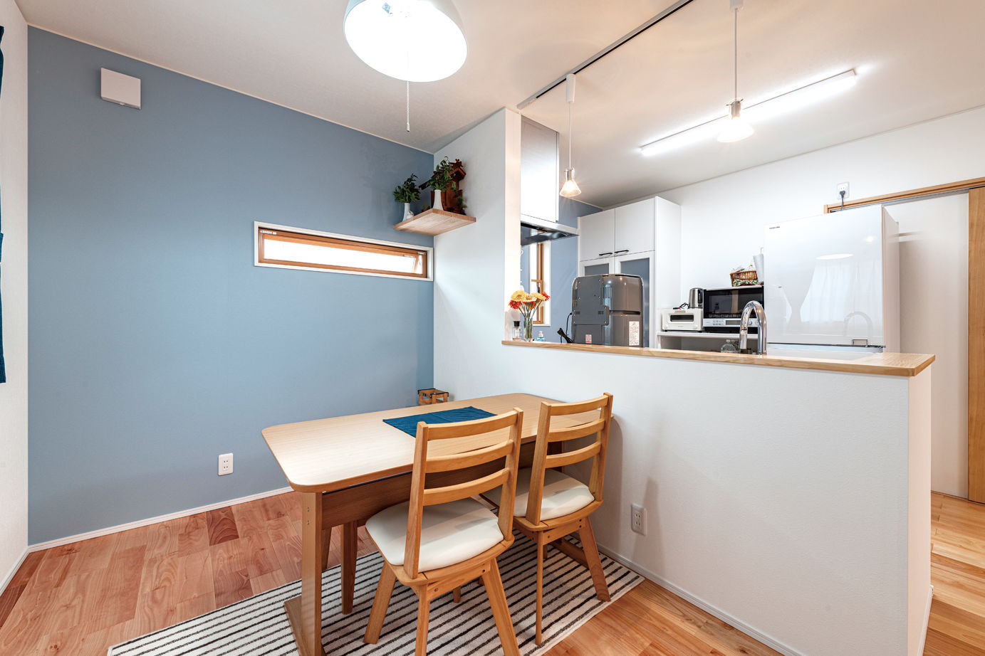 昭和住宅 【北九州市/3980万円/間取図有】ビルトインガレージ×５LDK。濡れずに入れる玄関と２階リビングの開放感が◎の建築実例画像5