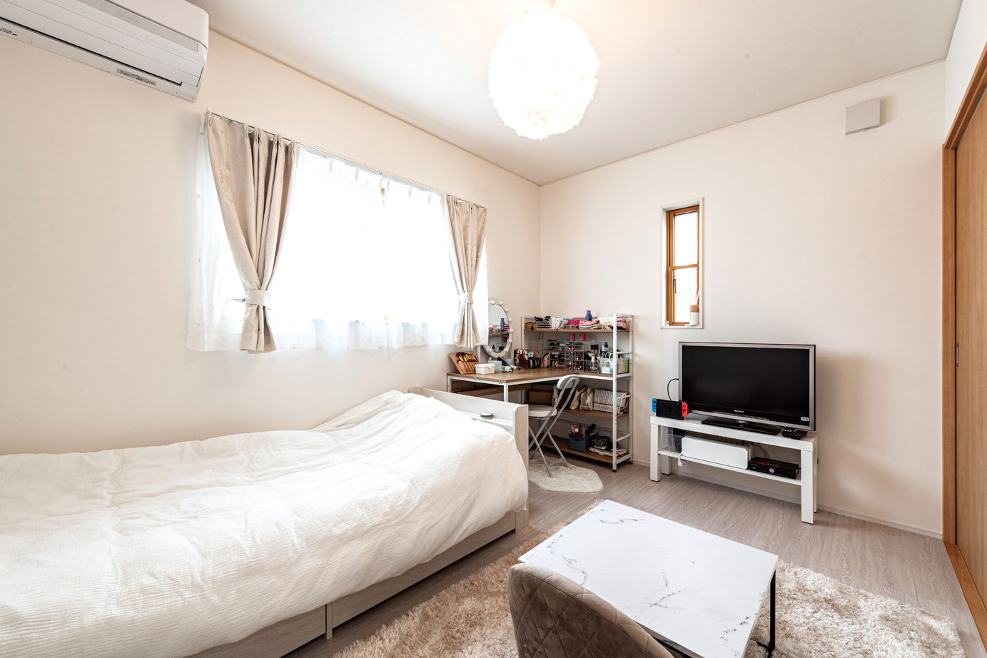 昭和住宅 【北九州市/3980万円/間取図有】ビルトインガレージ×５LDK。濡れずに入れる玄関と２階リビングの開放感が◎の建築実例画像7