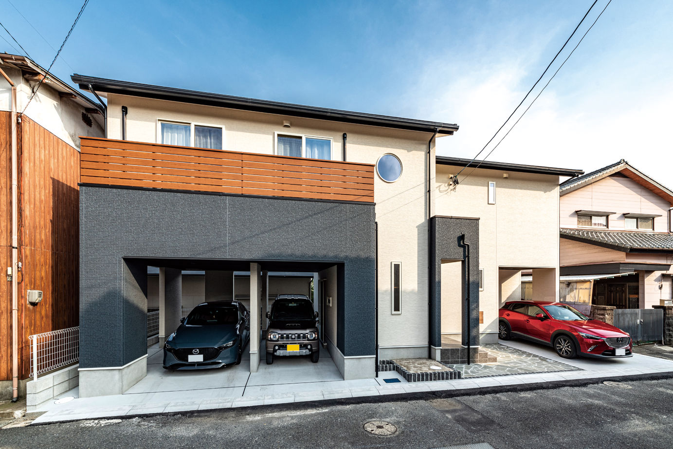 昭和住宅 【北九州市/3980万円/間取図有】ビルトインガレージ×５LDK。濡れずに入れる玄関と２階リビングの開放感が◎の建築実例画像8