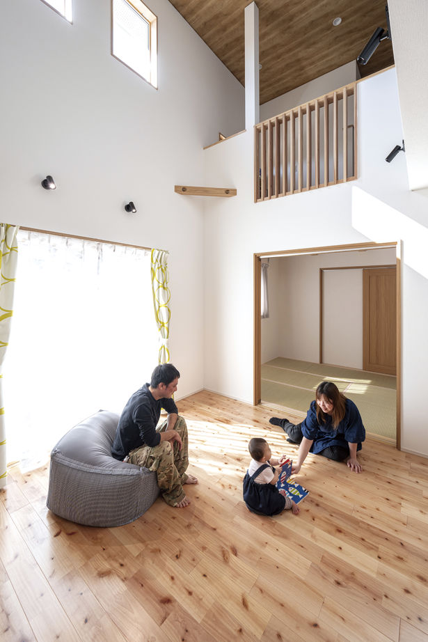 昭和住宅 【2904万円/北九州市/間取図あり/中2階】憧れのガレージ＆家事ラク動線＆自然素材で快適満足なくらしを実現の建築実例画像2