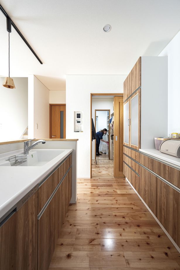 昭和住宅 【2904万円/北九州市/間取図あり/中2階】憧れのガレージ＆家事ラク動線＆自然素材で快適満足なくらしを実現の建築実例画像4