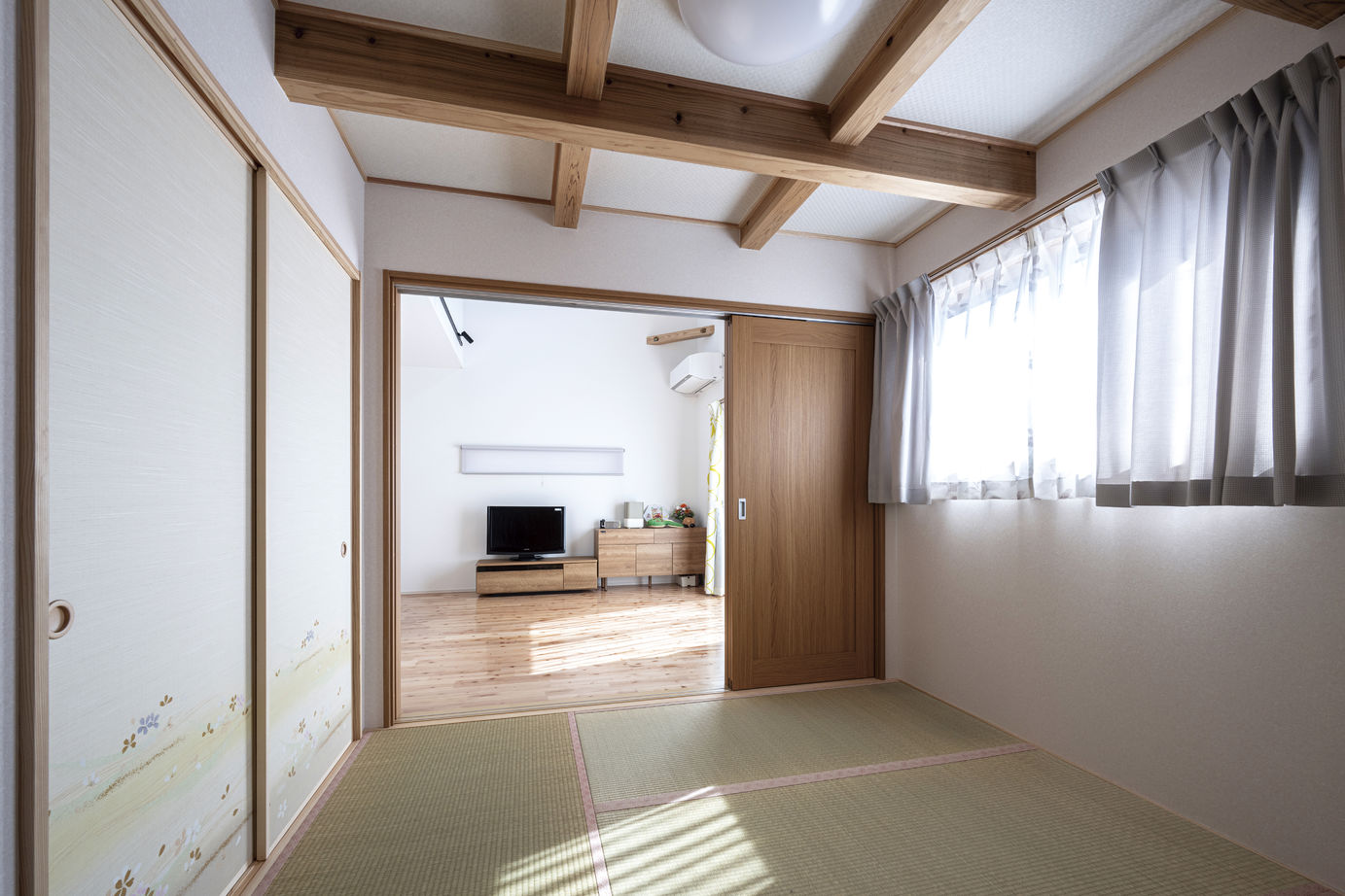 昭和住宅 【2904万円/北九州市/間取図あり/中2階】憧れのガレージ＆家事ラク動線＆自然素材で快適満足なくらしを実現の建築実例画像6