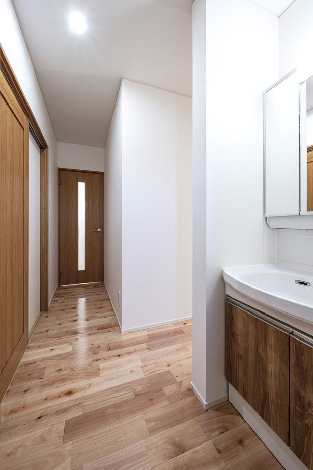 昭和住宅 【2904万円/北九州市/間取図あり/中2階】憧れのガレージ＆家事ラク動線＆自然素材で快適満足なくらしを実現の建築実例画像8