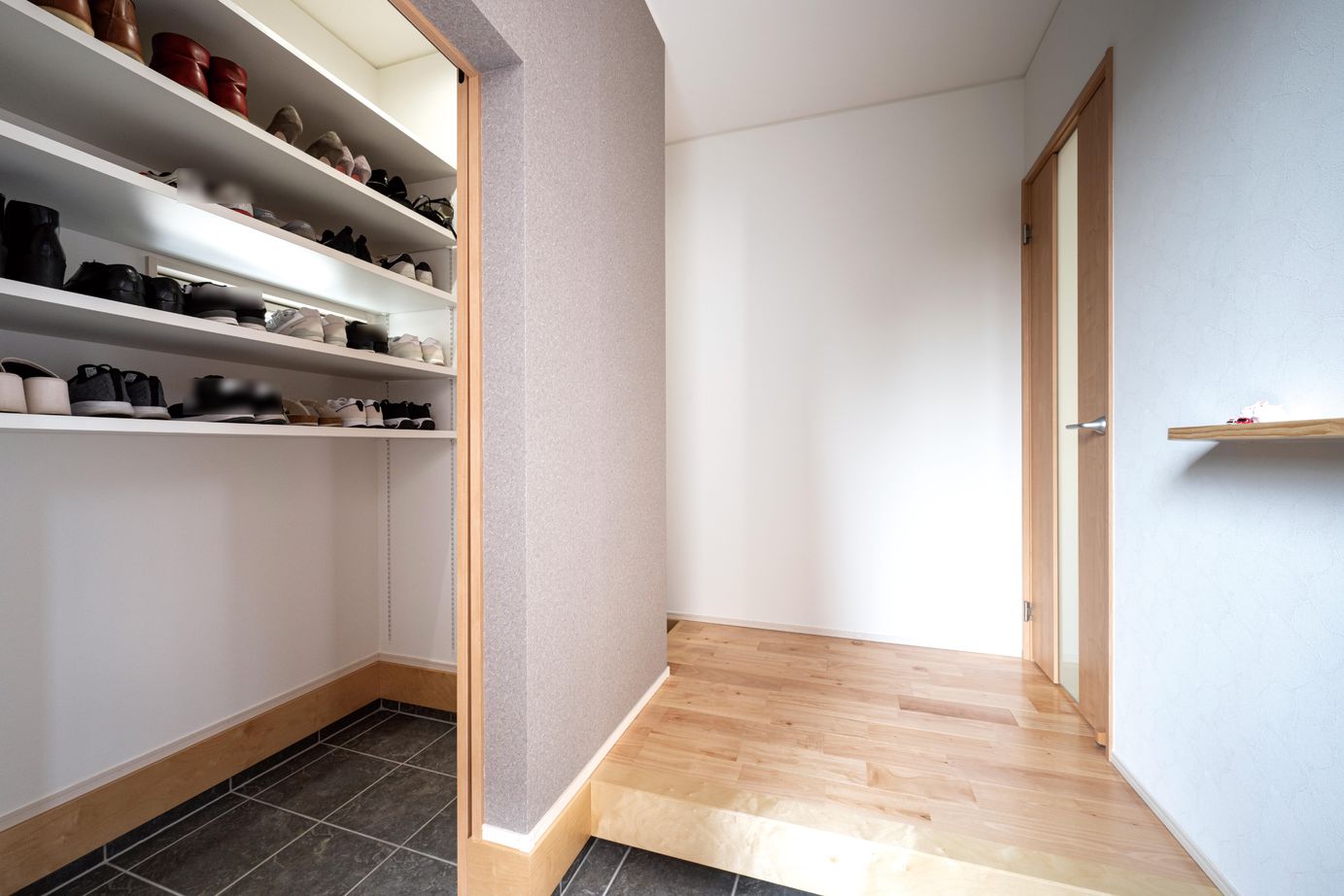 昭和住宅 【北九州市/2407万円/平屋/間取図有】「わぁ広～い」高天井と勾配天井で明るいウッドナチュラルな住まいの建築実例画像5