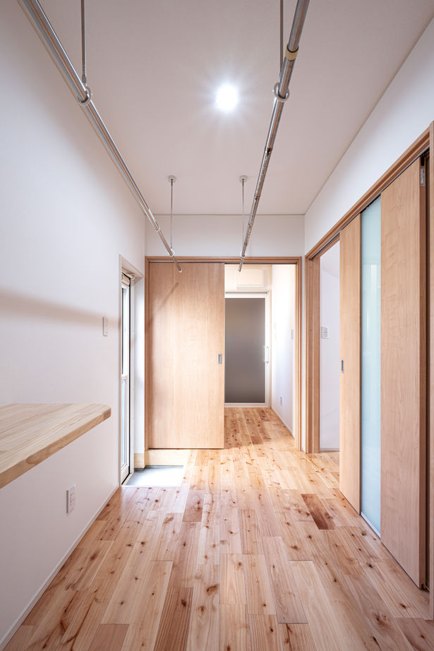 昭和住宅 【北九州市/2407万円/平屋/間取図有】「わぁ広～い」高天井と勾配天井で明るいウッドナチュラルな住まいの建築実例画像7