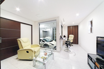 アーバンプランニング 【大阪府】最高等級の耐震力で安全にも配慮した夢のビルトインガレージハウス。愛車と過ごす間取りが完成！の建築実例画像4