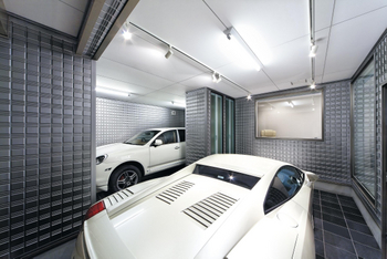 アーバンプランニング 【大阪府】最高等級の耐震力で安全にも配慮した夢のビルトインガレージハウス。愛車と過ごす間取りが完成！の建築実例画像5