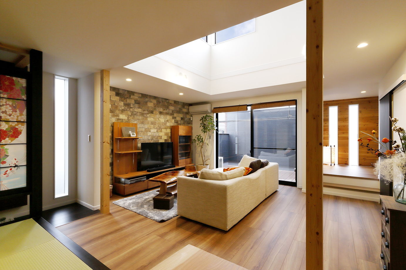 アーバンプランニング 【大阪府/2000万円台】土地探しから始めて北摂エリアで夢の注文住宅が完成！贅沢な間取りがみどころの建築実例画像3