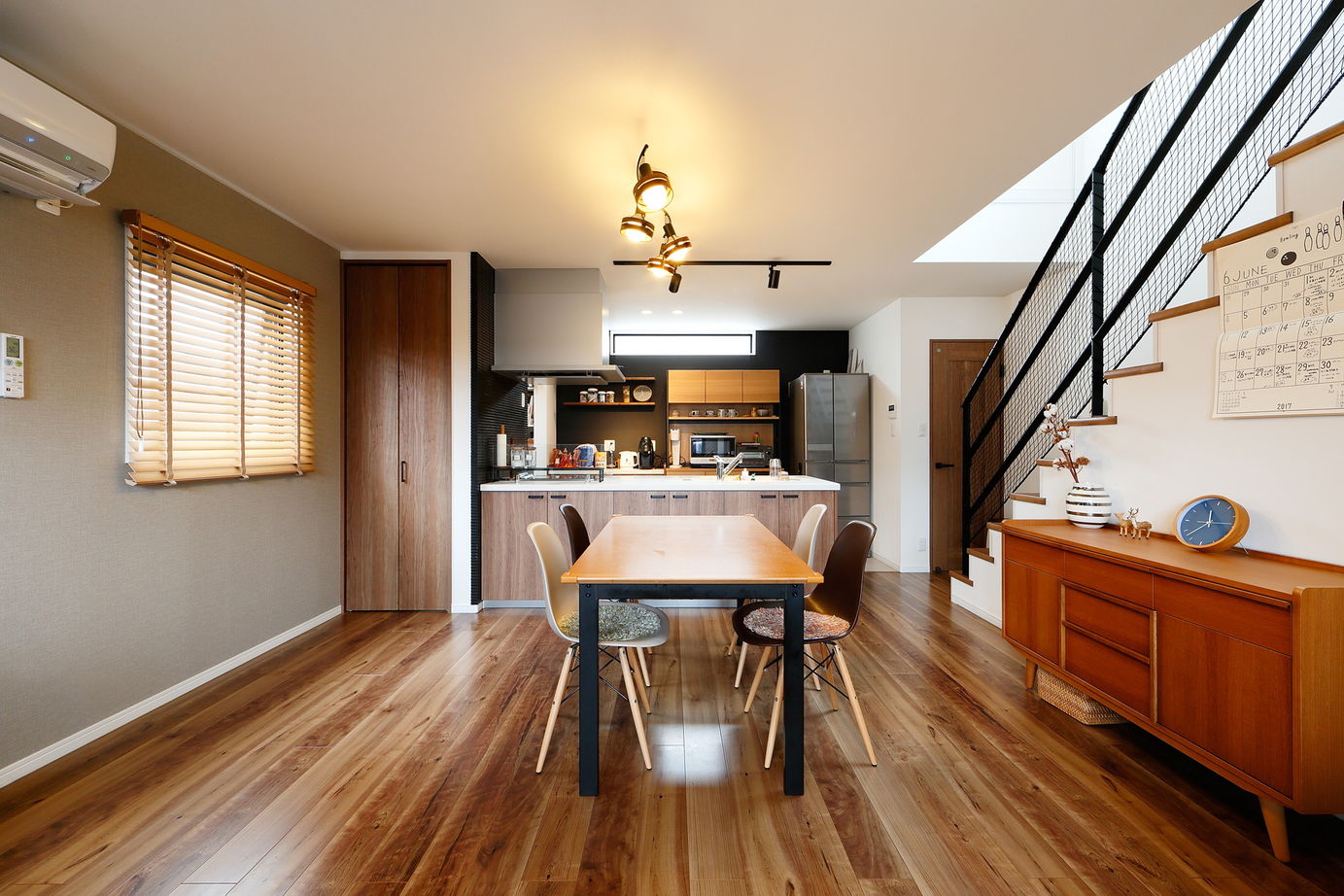 アーバンプランニング 【大阪府/2000万円台/間取り】住みたい街で土地とセットで注文住宅。間取りに工夫満載の狭小地3階建ての家の建築実例画像4