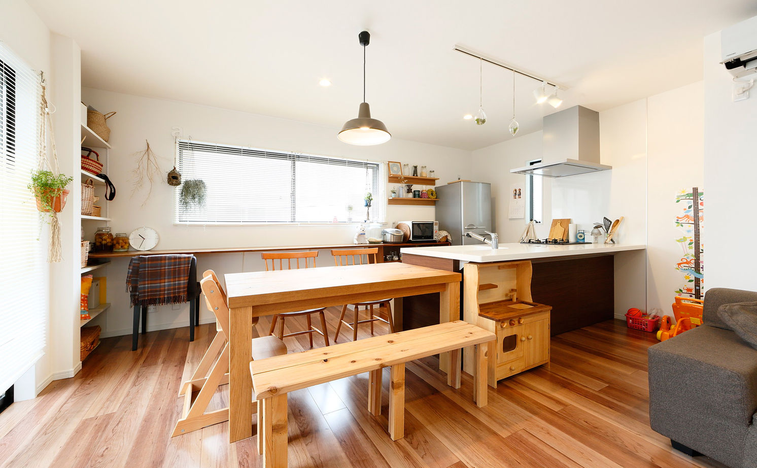 アーバンプランニング 【大阪府/1000万円台/狭小/間取り】木を使った施工実例を見て決めた！ナチュラルテイストの居心地のいい家の建築実例画像3