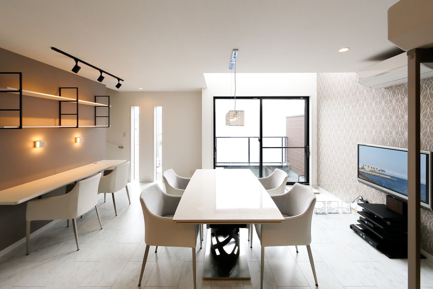 アーバンプランニング 【大阪府/2000万円台/狭小/間取り】3階建ての空間を最大限活用！みんなが気兼ねなく過ごせる二世帯住宅にの建築実例画像4