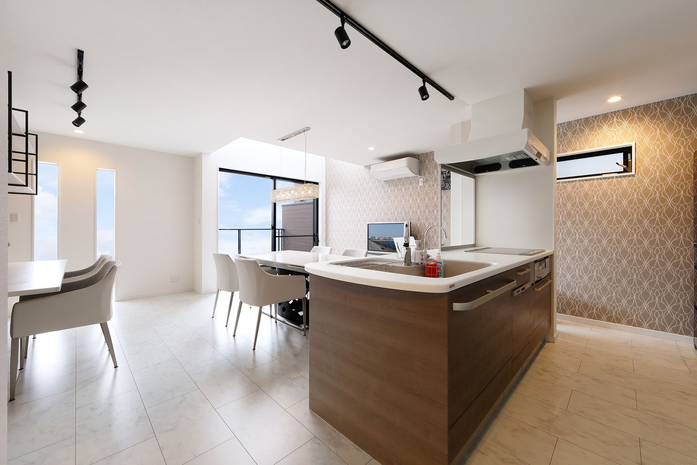 アーバンプランニング 【大阪府/2000万円台/狭小/間取り】3階建ての空間を最大限活用！みんなが気兼ねなく過ごせる二世帯住宅にの建築実例画像5